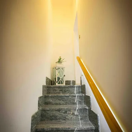 Sunshine Apartment *